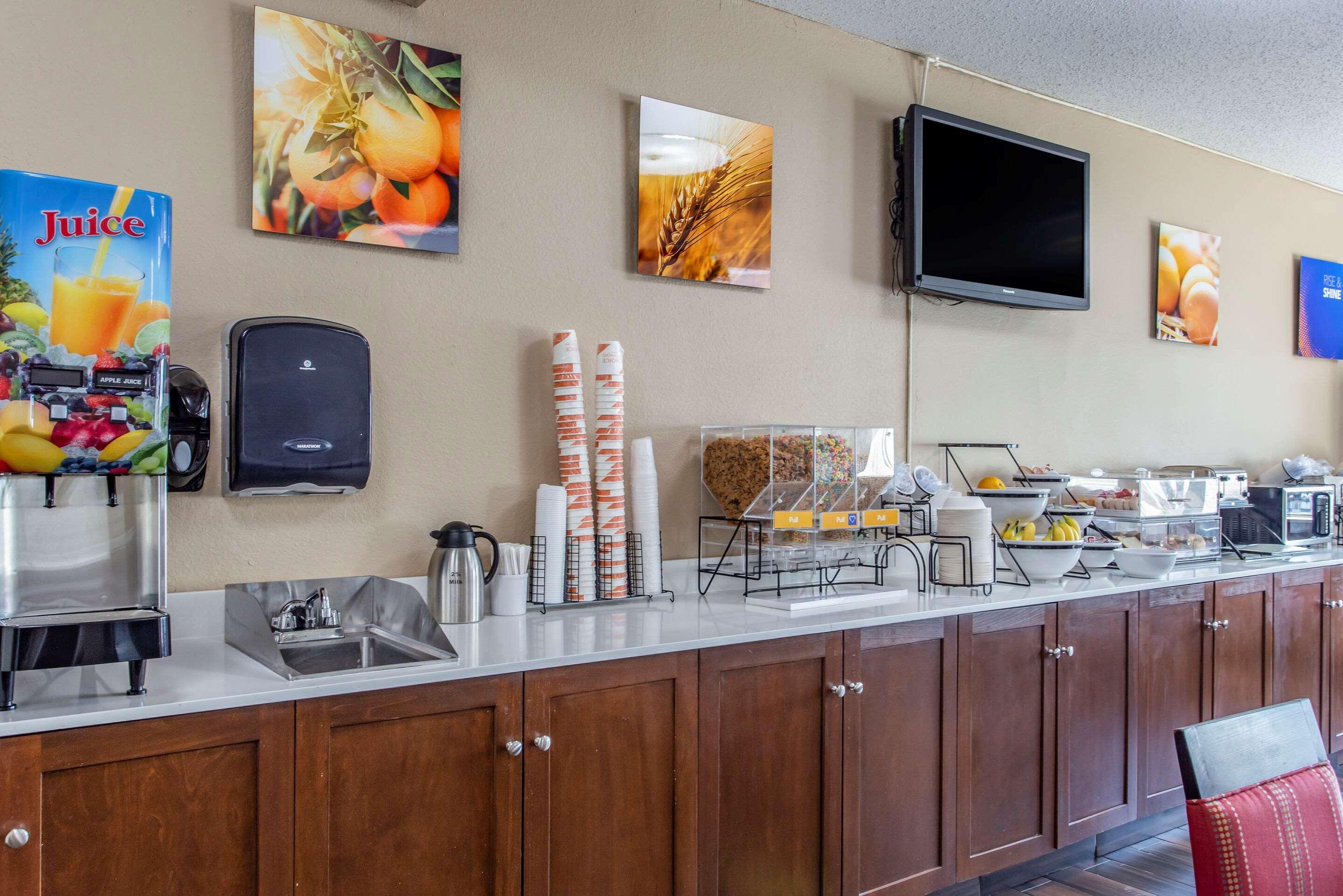 Comfort Inn Rockford Near Casino District Esterno foto