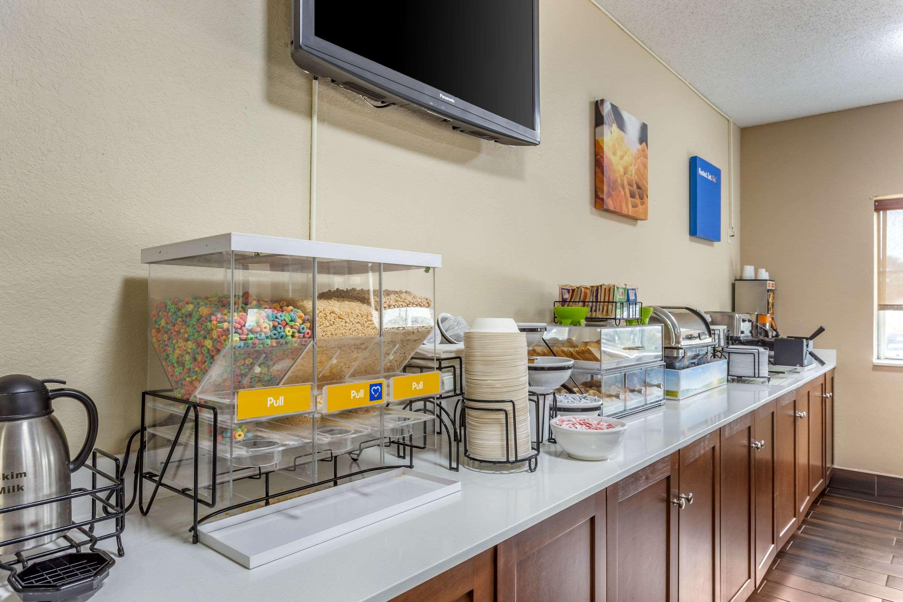 Comfort Inn Rockford Near Casino District Esterno foto